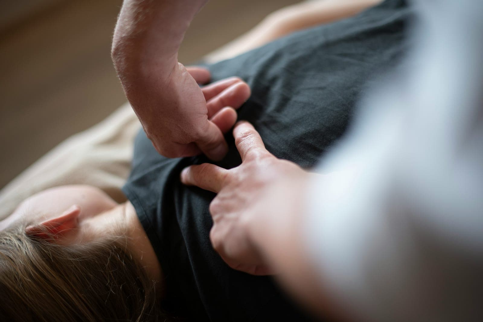 Precise hands-on chiropractic adjustment
